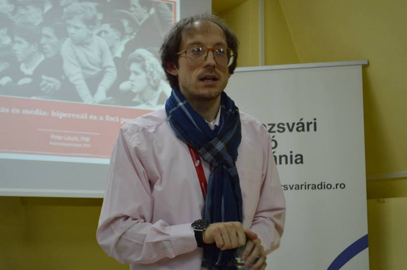 Péter László: Labdarúgás és média: a hiperreál és a foci pornográfiája